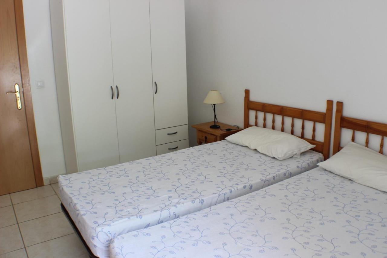 Port Estrella 24 Villa Roses Bagian luar foto