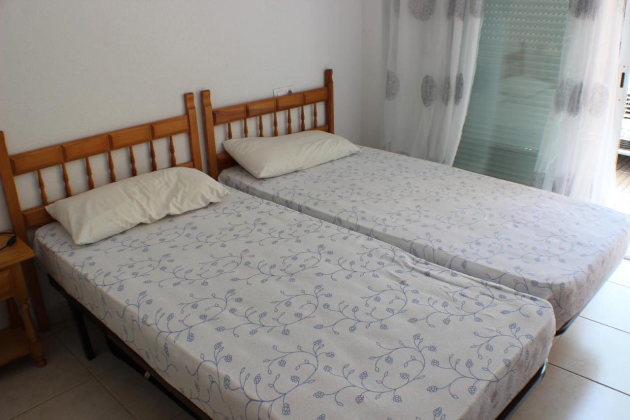 Port Estrella 24 Villa Roses Bagian luar foto