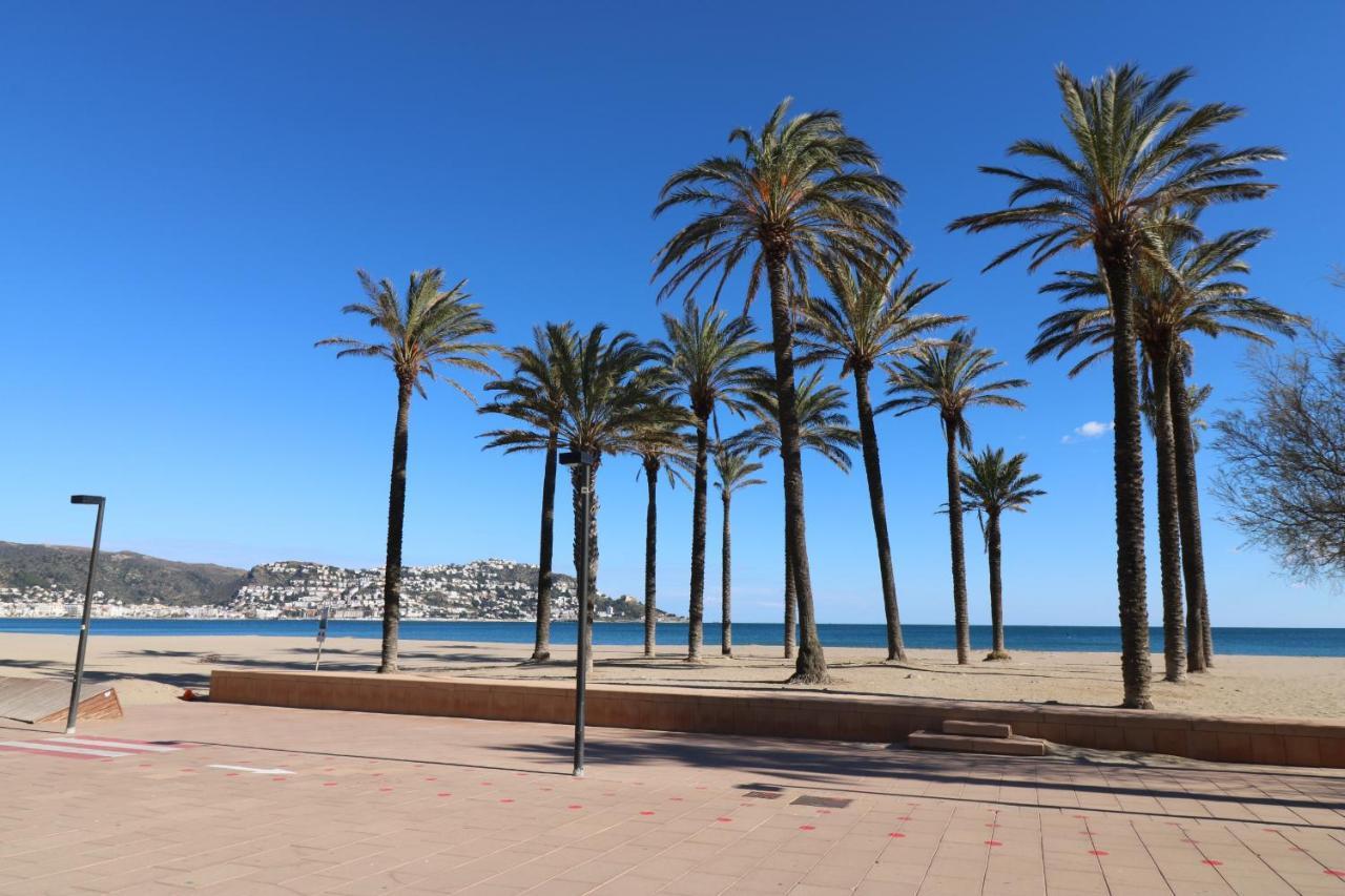 Port Estrella 24 Villa Roses Bagian luar foto