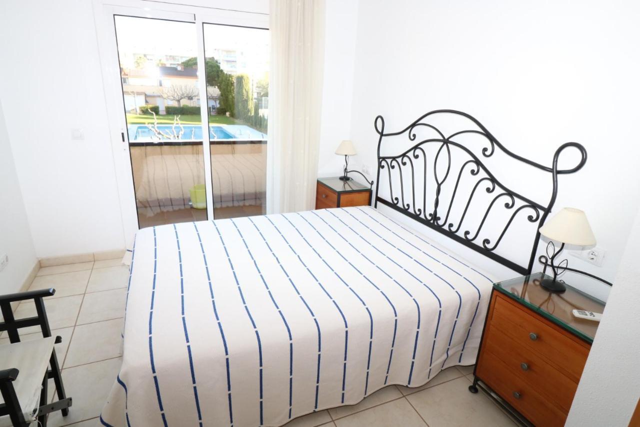 Port Estrella 24 Villa Roses Bagian luar foto